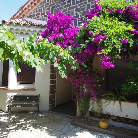 Maison De Charme Proche Des Plages Et Du Centre-ville Holiday home *